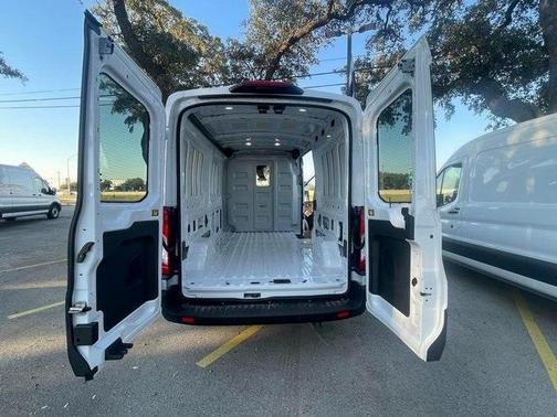 2025 Ford Transit-250 148 WB Medium Roof Cargo