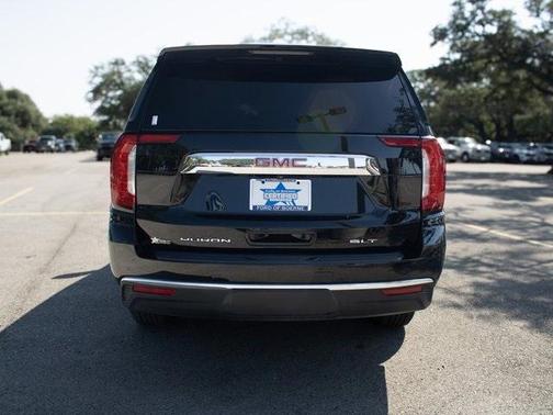 2022 GMC Yukon SLT