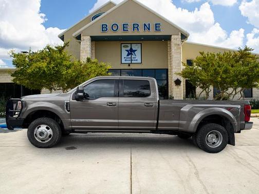 Stone Gray Metallic 2022 Ford F-350 Lariat Super Duty