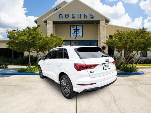 2024 Audi Q3 40 Premium