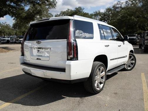 2017 Cadillac Escalade Luxury
