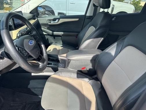 2021 Ford Escape Titanium