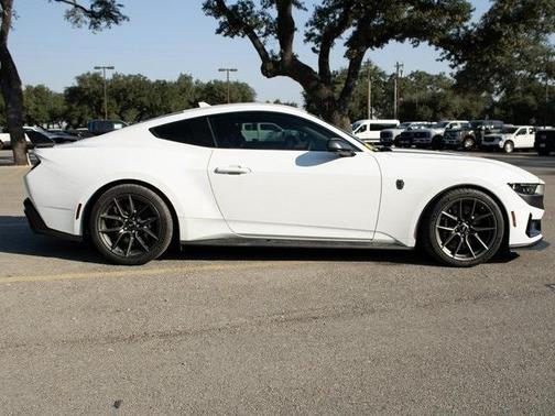 2024 Ford Mustang Dark Horse