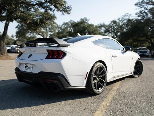 2024 Ford Mustang Dark Horse