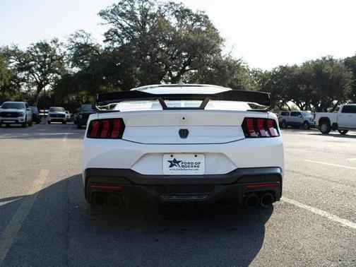 2024 Ford Mustang Dark Horse