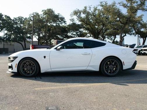 2024 Ford Mustang Dark Horse