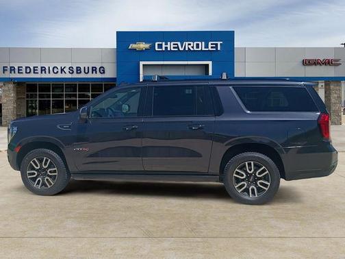 Titanium Rush Metallic 2023 GMC Yukon XL AT4