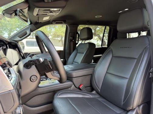 Summit White 2025 GMC Yukon XL Denali