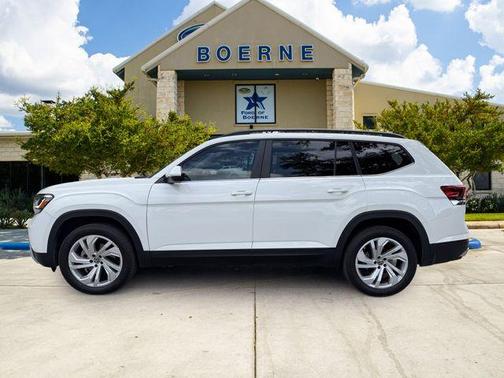 Pure White 2023 Volkswagen Atlas 2.0T SE w/Technology