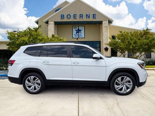 Pure White 2023 Volkswagen Atlas 2.0T SE w/Technology