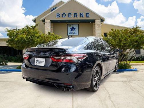 Aqua 2021 Toyota Camry SE