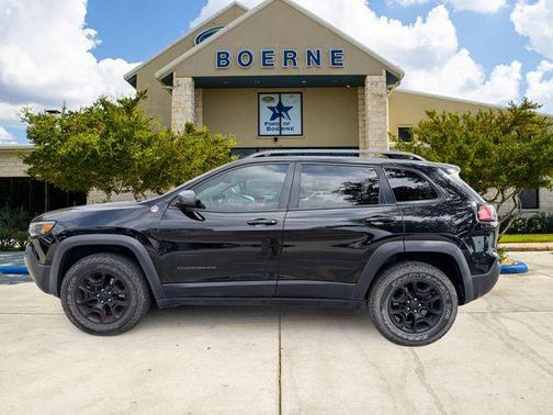 Diamond Black 2019 Jeep Cherokee Trailhawk