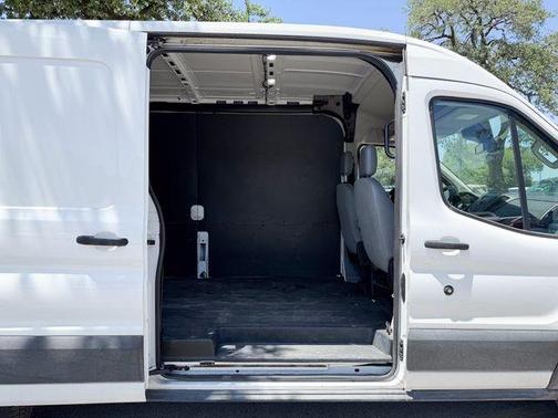 Oxford White 2019 Ford Transit-250 148 WB Medium Roof Cargo
