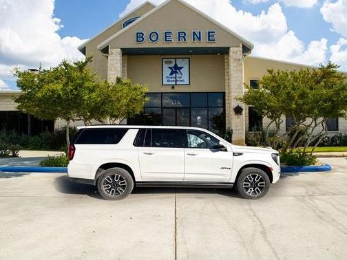 2023 GMC Yukon XL AT4