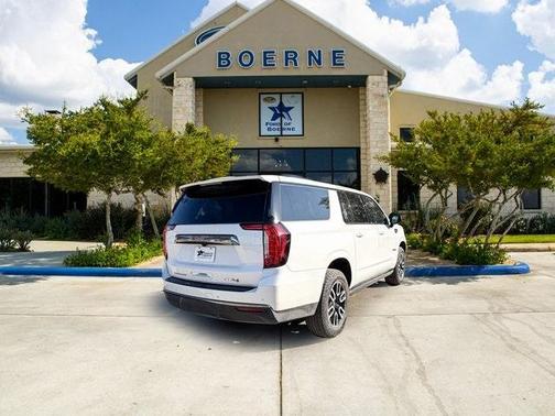 2023 GMC Yukon XL AT4