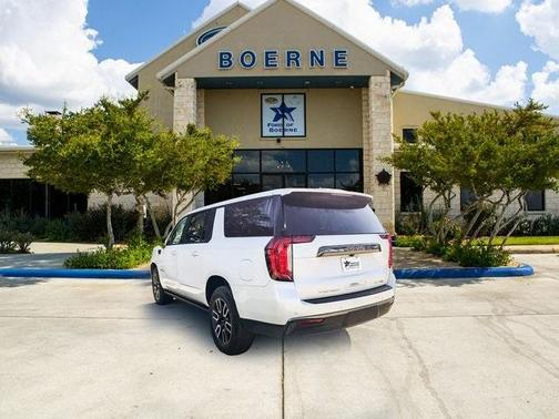 2023 GMC Yukon XL AT4