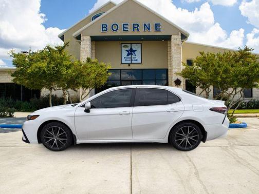 Ice 2024 Toyota Camry SE