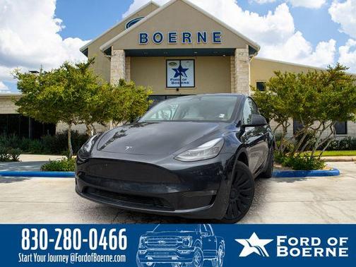 Gray 2025 Tesla Model Y Long Range
