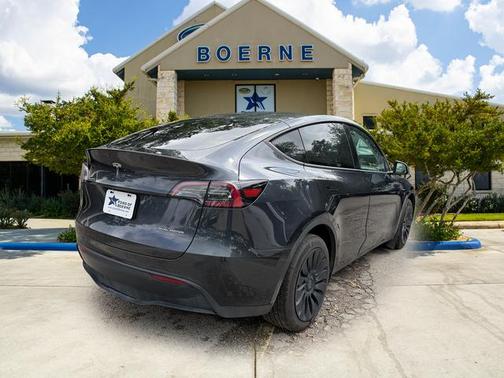 Gray 2025 Tesla Model Y Long Range