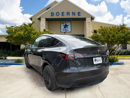Gray 2025 Tesla Model Y Long Range