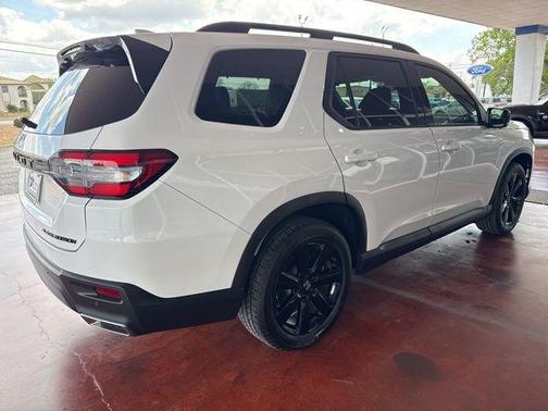 White 2025 Honda Pilot Black Edition
