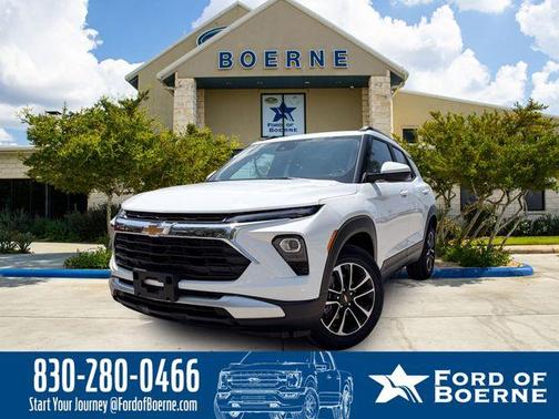 Summit White 2026 Chevrolet Trailblazer LT