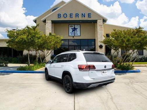 2018 Volkswagen Atlas 3.6L SEL Premium