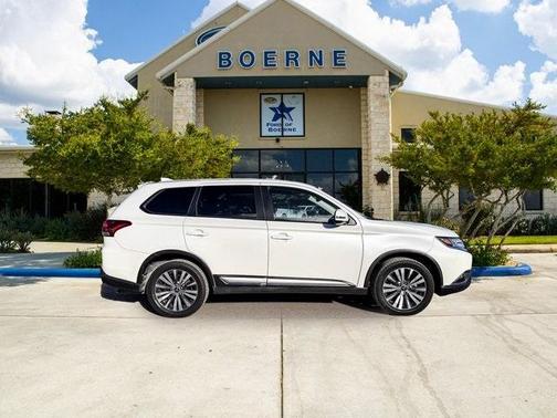 2020 Mitsubishi Outlander SE