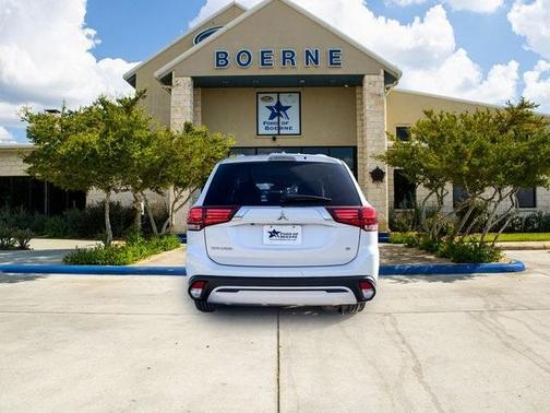 2020 Mitsubishi Outlander SE