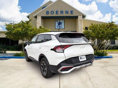 Snow White Pearl 2024 Kia Sportage LX