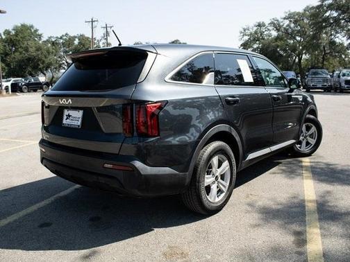 2023 Kia Sorento LX