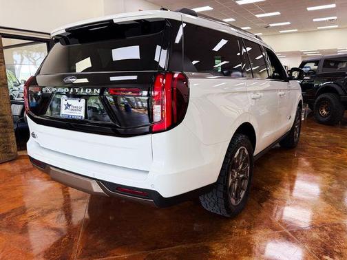 Star White 2026 Ford Expedition King Ranch