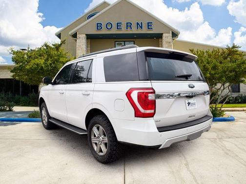 White Platinum 2018 Ford Expedition XLT