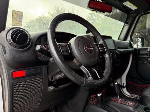 Bright White Clearcoat 2018 Jeep Wrangler JK Unlimited Rubicon