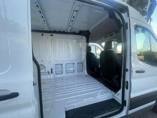 2025 Ford Transit-250 148 WB Medium Roof Cargo