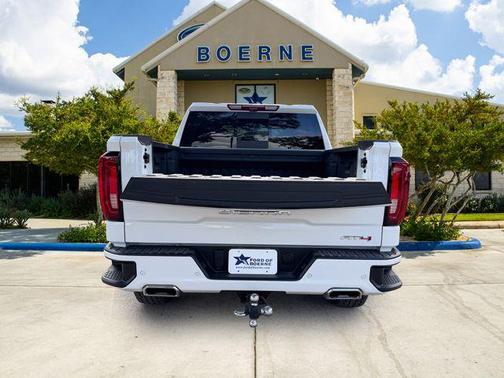 Summit White 2024 GMC Sierra 1500 AT4