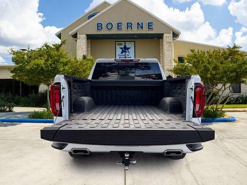 Summit White 2024 GMC Sierra 1500 AT4