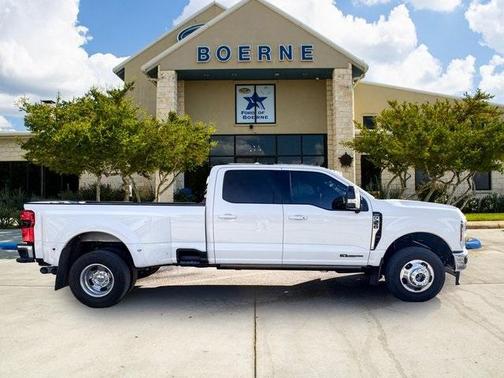 2025 Ford F-350 Lariat Super Duty