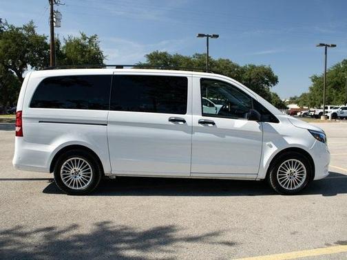 2023 Mercedes-Benz Metris Base