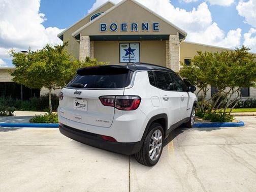 Bright White Clearcoat 2025 Jeep Compass Limited