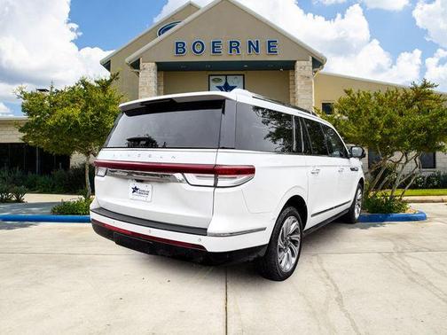 White Metallic 2024 Lincoln Navigator L Reserve