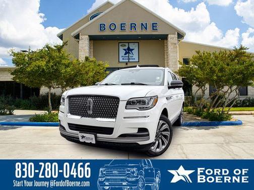 White Metallic 2024 Lincoln Navigator L Reserve