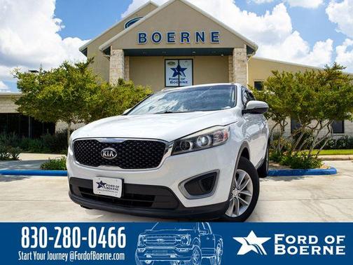 Snow White Pearl 2016 Kia Sorento LX