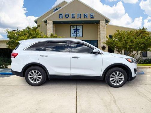 Snow White Pearl 2016 Kia Sorento LX