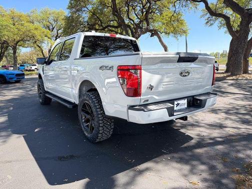 Avalanche 2026 Ford F-150 XLT