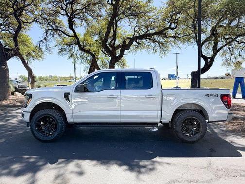 Avalanche 2026 Ford F-150 XLT