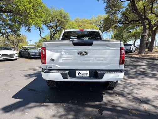 Avalanche 2026 Ford F-150 XLT