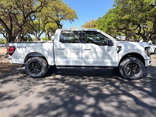 Avalanche 2026 Ford F-150 XLT