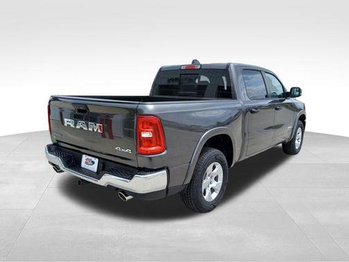 Granite Crystal Metallic Clearcoat 2026 RAM 1500 Big Horn/Lone Star