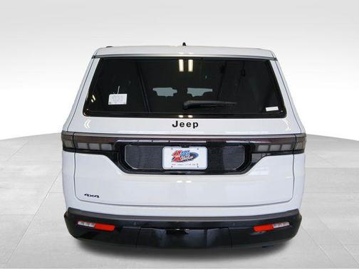 2026 Jeep Grand Wagoneer 4x4